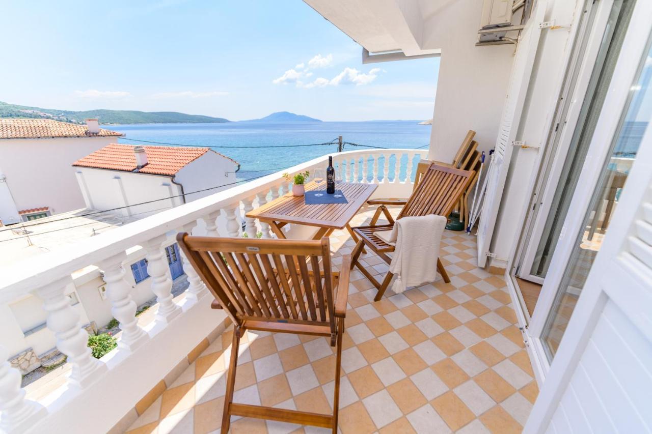Apartmani Noris Martinšćica Eksteriør bilde