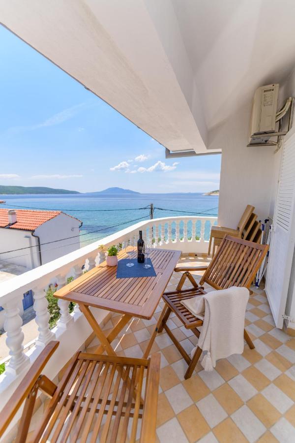 Apartmani Noris Martinšćica Eksteriør bilde