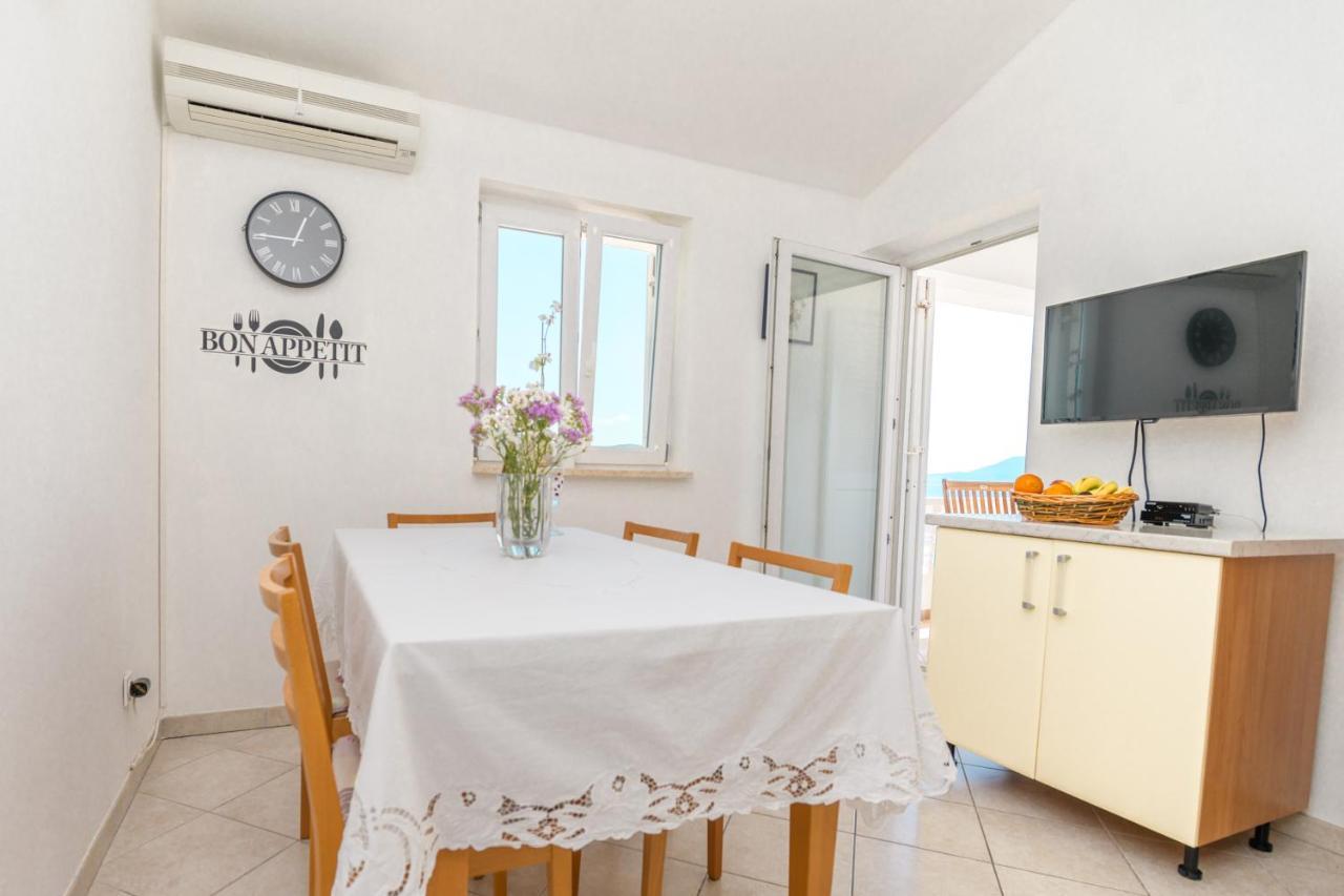 Apartmani Noris Martinšćica Eksteriør bilde