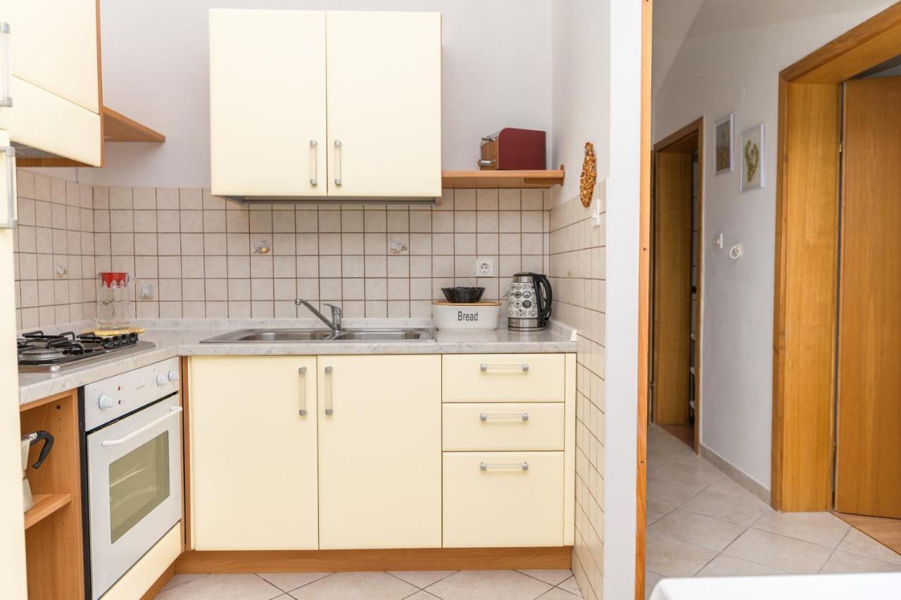 Apartmani Noris Martinšćica Eksteriør bilde