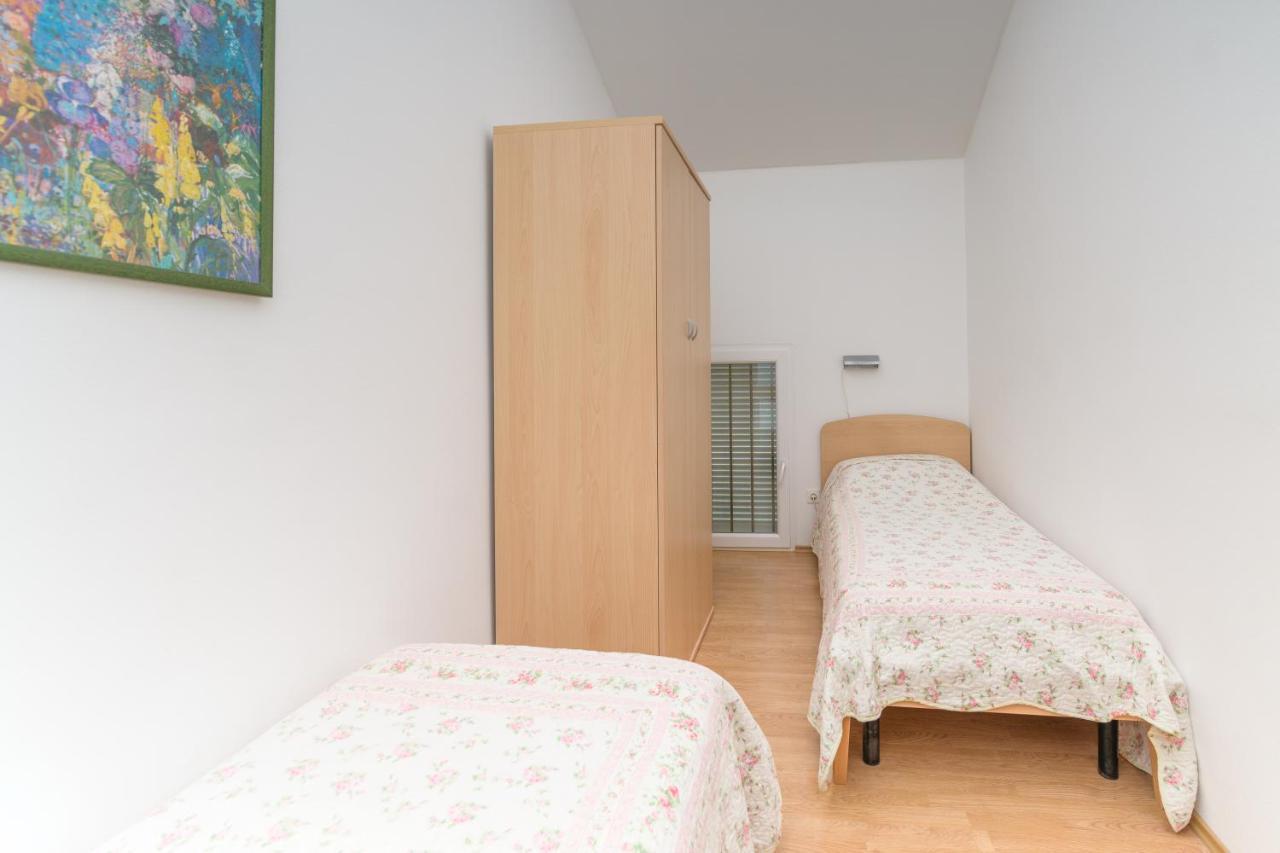 Apartmani Noris Martinšćica Eksteriør bilde