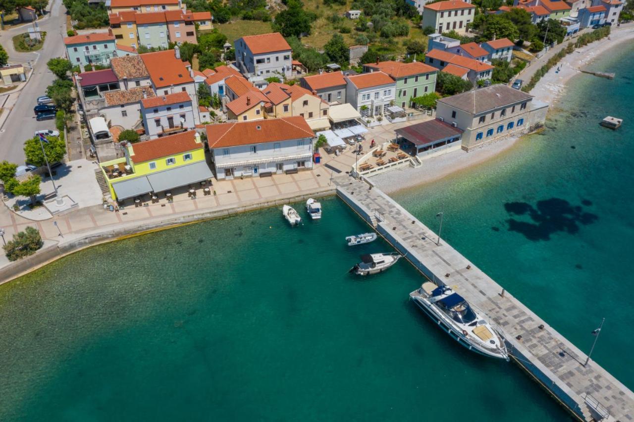 Apartmani Noris Martinšćica Eksteriør bilde