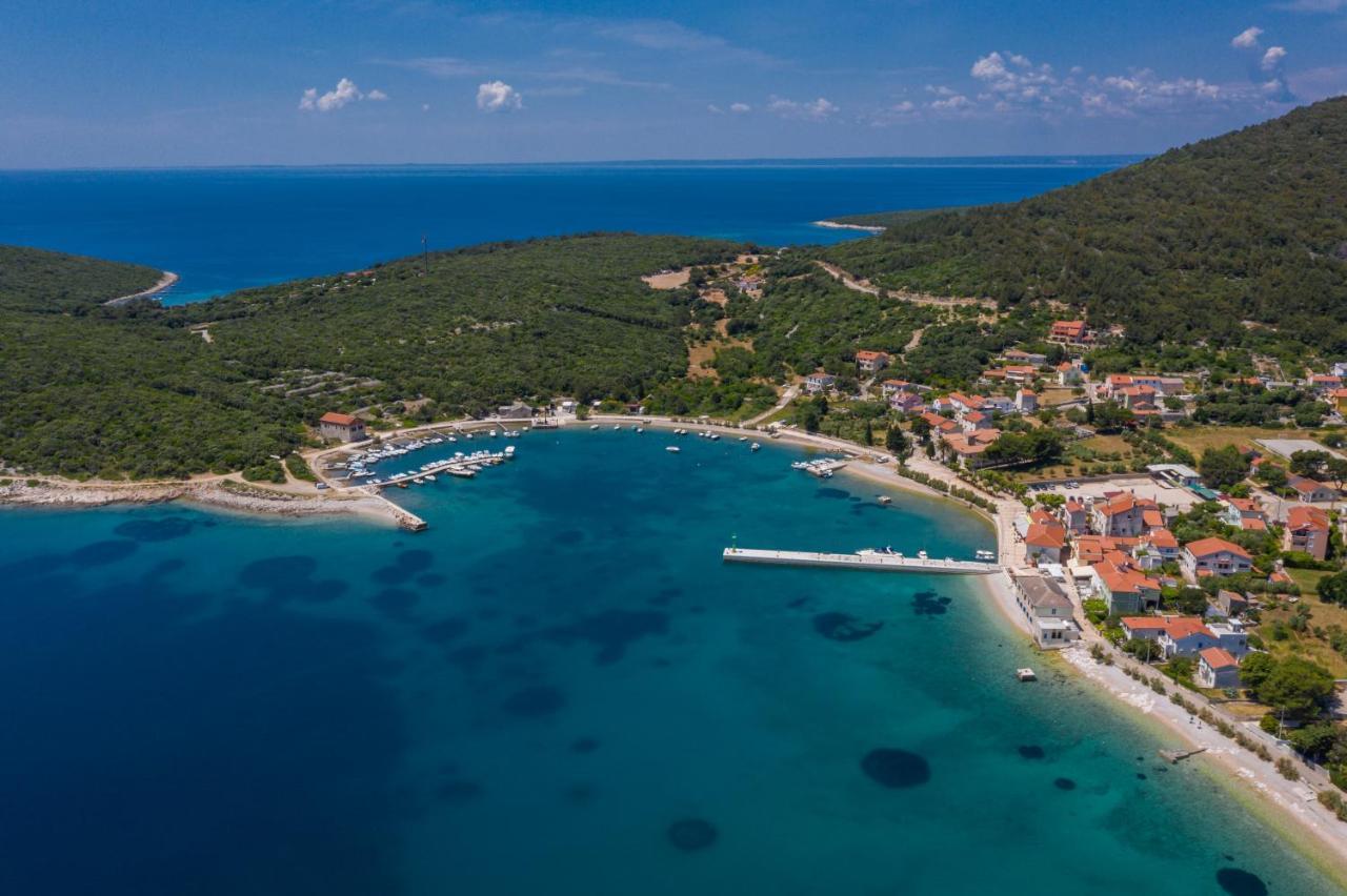 Apartmani Noris Martinšćica Eksteriør bilde